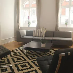 Next To New Harbor / 3 Bedroom & 2 Bath Appartamento