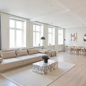  Lejlighed 2br In Vibrant & Colourful Nyhavn